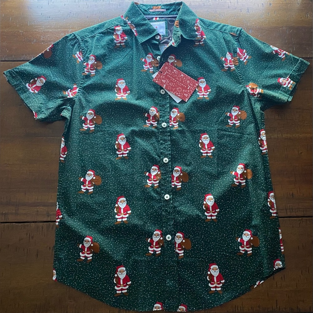 •NWT•Denim & Flower Christmas Holiday Santa Polo Short Sleeve Button Down Top